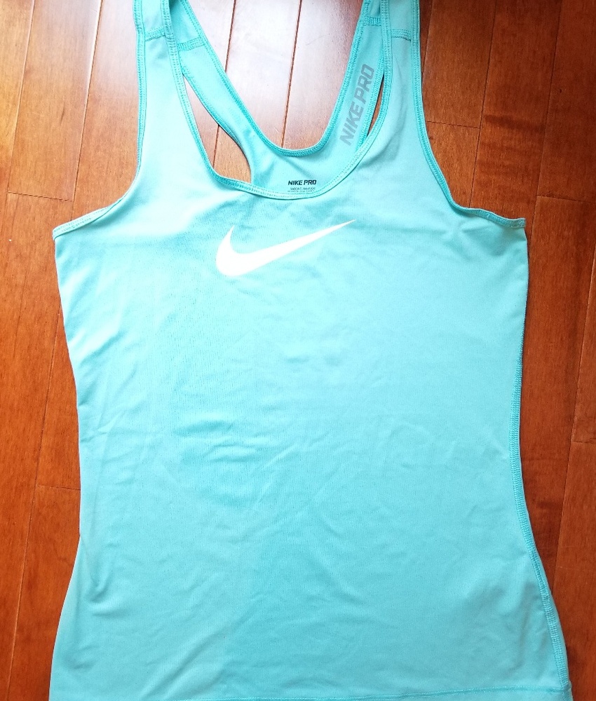 🚫SOLD✔  Nike Pro Dri fit tank top Medium